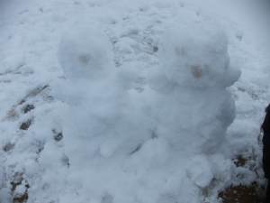 Twin snowmen